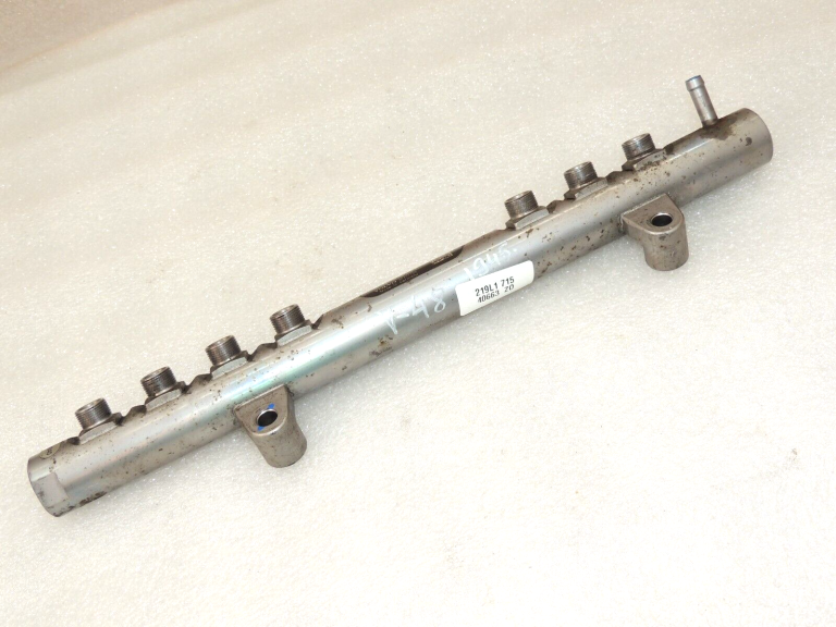 OEM Bosch Volvo S60 D5 V60 2.0T D5204T2 degvielas sadalītājs