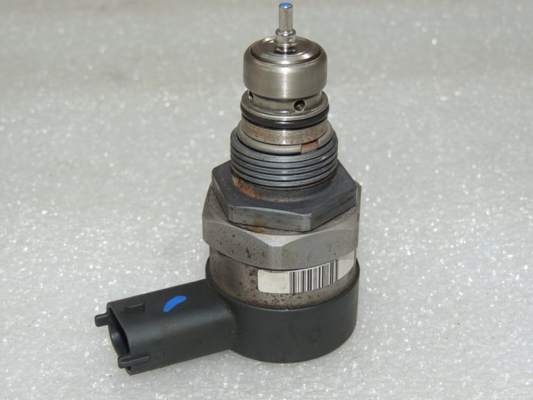 Volvo D3 D3 D4 D5 2.4 2.0 D5204T2 Degvielas spiediena sensors Spiediena sensors Spiediena vārsts.