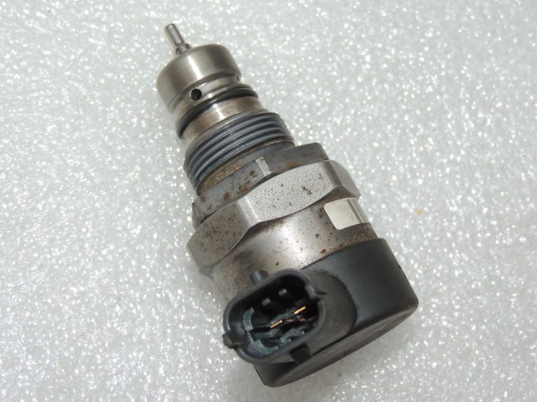 Volvo D3 D3 D4 D5 2.4 2.0 D5204T2 Degvielas spiediena sensors Spiediena sensors Spiediena vārsts.
