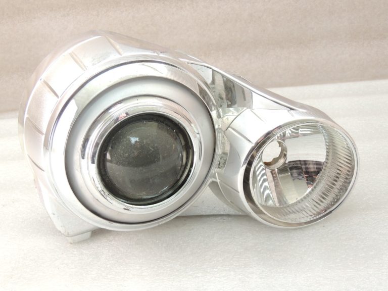 Volvo V60 priekšējā kreisā luktura remonts 31383067