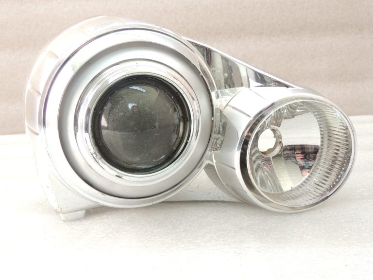 Volvo V60 priekšējā kreisā luktura remonts 31383067