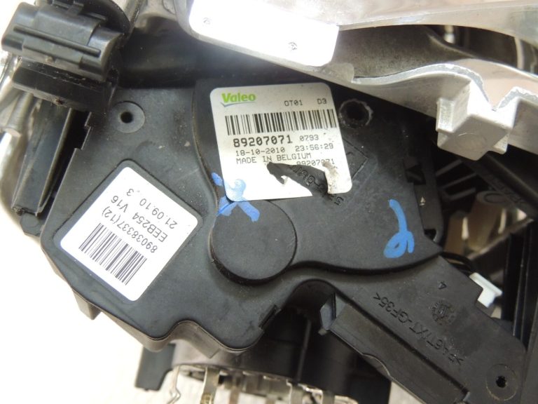 Volvo V60 priekšējā kreisā luktura remonts 31383067