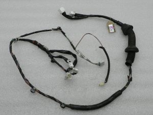 Toyota Avensis T27 Kombi Oriģinālā instalācija durvju logu regulators priekšējais kreisais