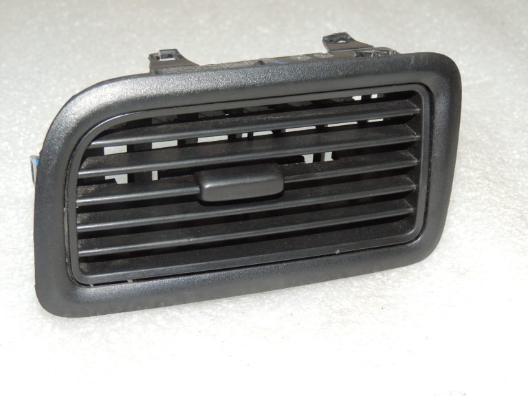 Fiat Doblo 263 Opel Combo D instrumentu paneļa ventilācijas atveres priekšējā labajā pusē 735498104