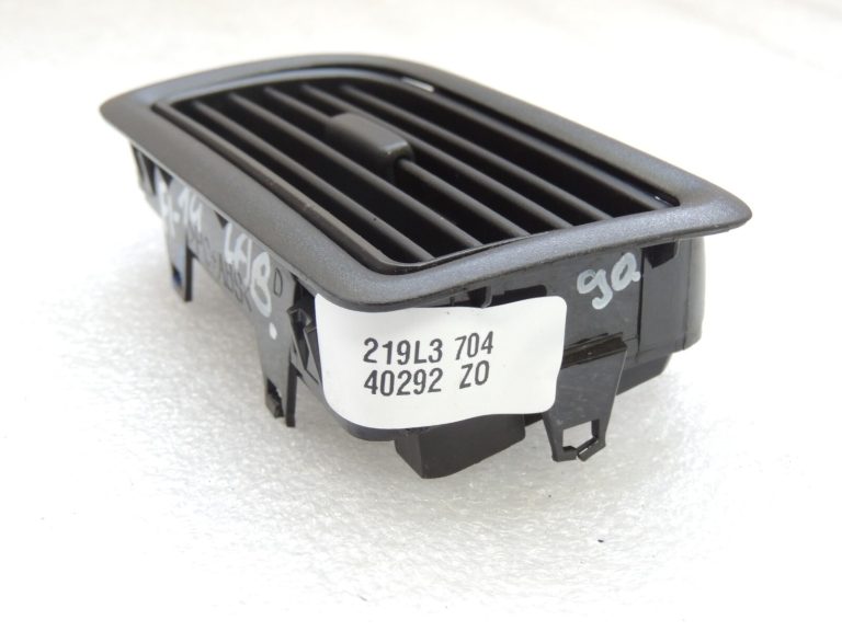 Fiat Doblo 263 Opel Combo D instrumentu paneļa ventilācijas atveres priekšējā labajā pusē 735498104