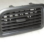 Fiat Doblo 263 Opel Combo D instrumentu paneļa ventilācijas atveres priekšējā labajā pusē 735498104