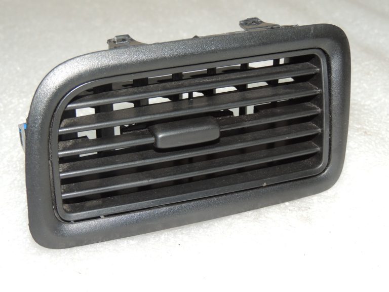 Fiat Doblo 263 Opel Combo D instrumentu paneļa ventilācijas atveres priekšējā labajā pusē 735498104