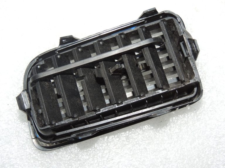 Fiat Doblo 263 Opel Combo D instrumentu paneļa ventilācijas atveres priekšējais kreisais 735498107