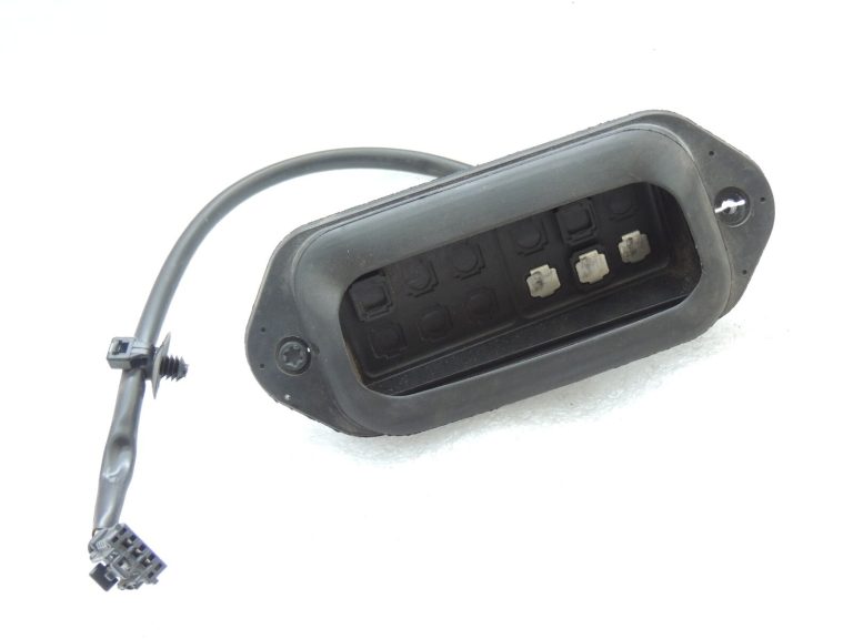 Fiat Doblo 263 Opel Combo D bīdāmo durvju kontaktu slēdzis aizmugurējā labajā pusē 51838937
