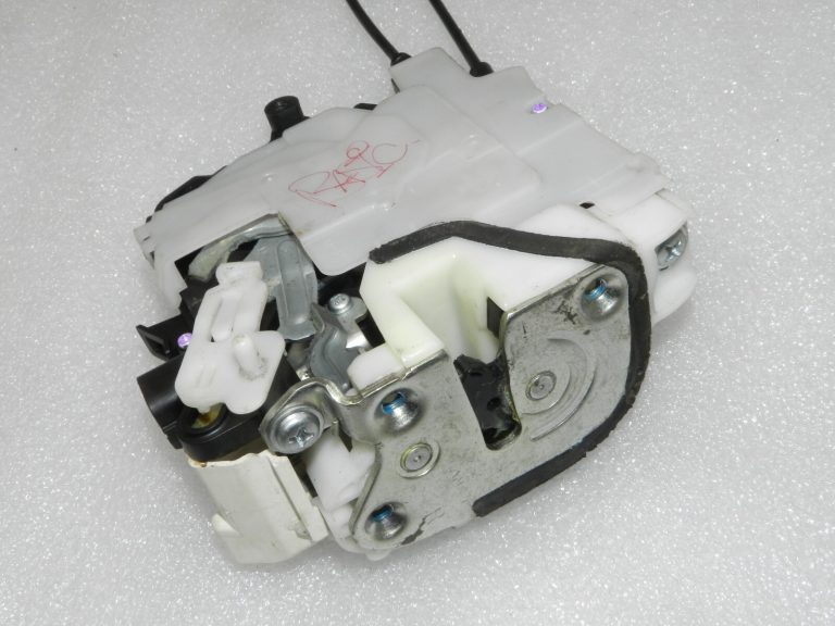 OEM Citroen C-Crosser aizmugurējā labā durvju slēdzene 9138 R0, 9138R0