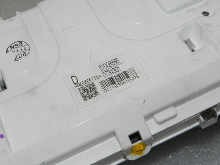 Citroen C-Crosser instrumentu kopas spidometrs Milen 8100B856, 6103 RF, 6103RF
