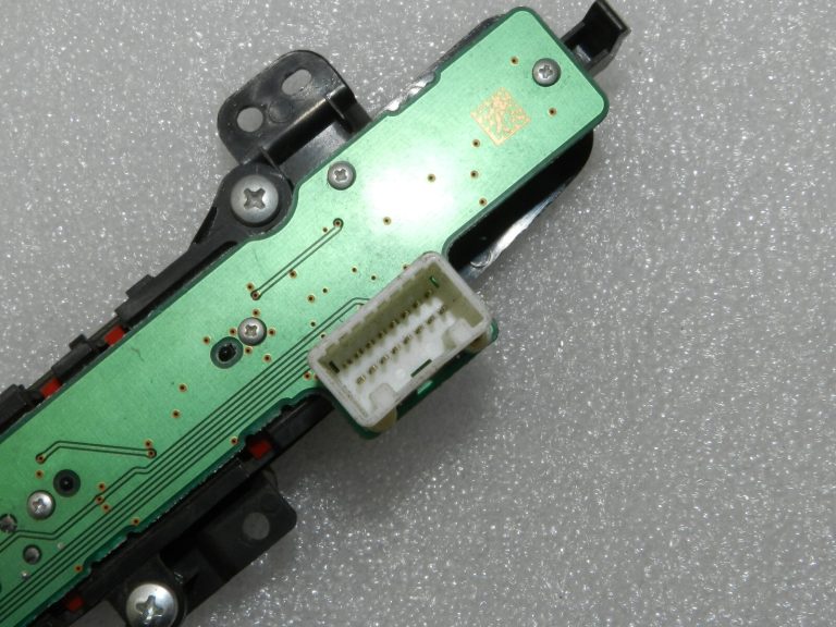 OEM Mitsubishi Lancer VIII Evo X avārijas brīdinājuma slēdzis gaisa spilvena brīdinājuma gaisma 8002B680XA