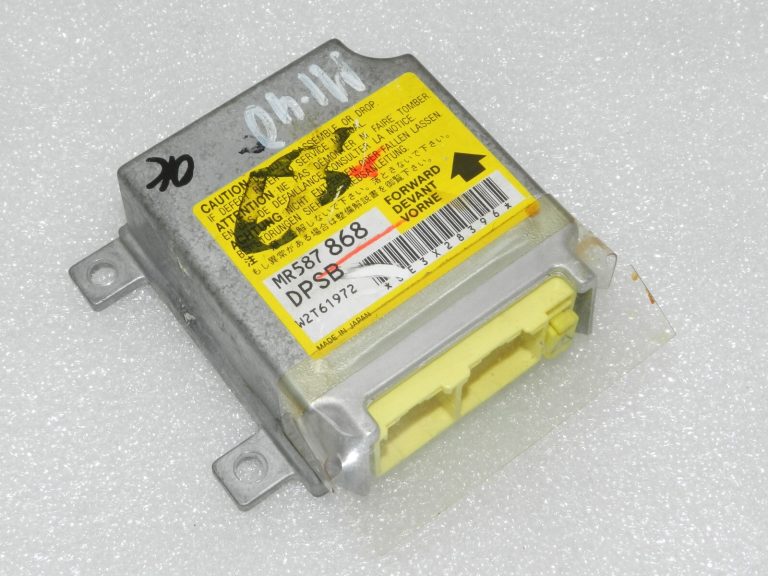 Mitsubishi Outlander I gaisa spilvenu vadības bloks MR587868