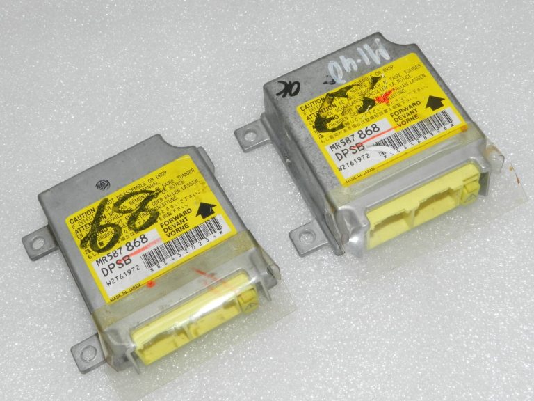 Mitsubishi Outlander I gaisa spilvenu vadības bloks MR587868