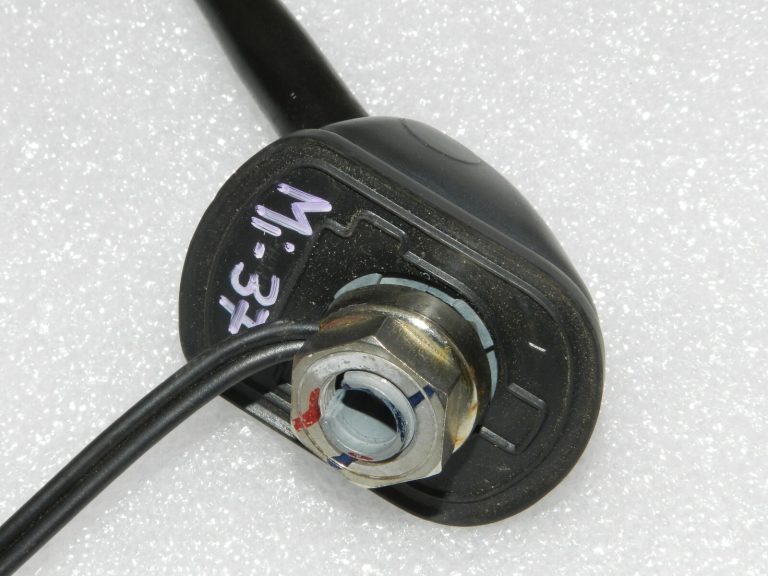 Oriģinālā Mitsubishi Outlander II jumta antena 8723A040, 8723A122, 8723A144