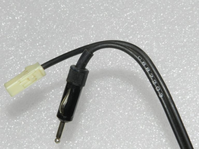 Oriģinālā Mitsubishi Outlander II jumta antena 8723A040, 8723A122, 8723A144