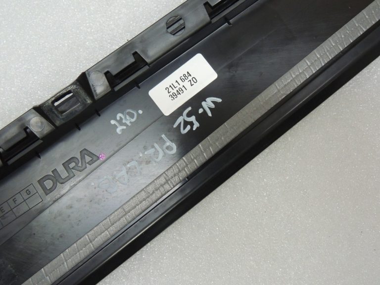VW Sharan 7N durvju paneļa vāks priekšējais labais 7N0837902D