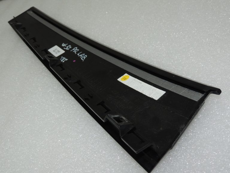 VW Sharan 7N durvju paneļa vāks priekšējais labais 7N0837902D
