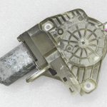 VW Sharan 7N Logu regulatora motors priekšējais labais 8K0959801B