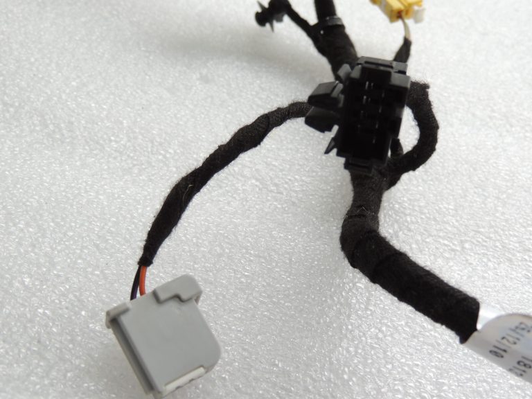 Opel Astra J sēdekļu instalācija priekšējā labajā pusē 13257363