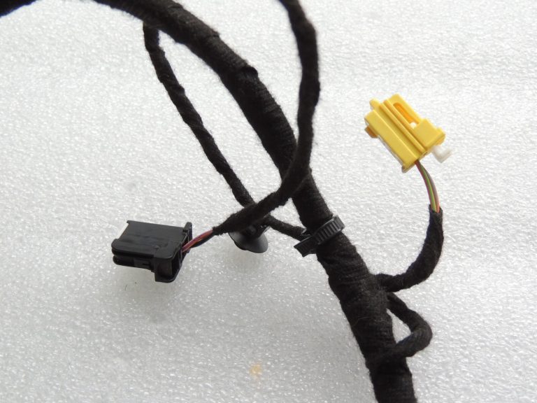 Opel Astra J sēdekļu instalācija priekšējā labajā pusē 13257363