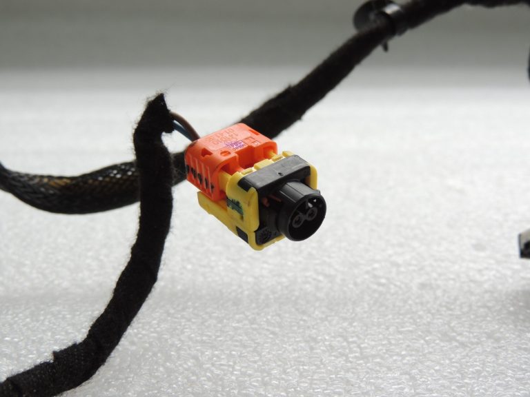 Opel Astra J sēdekļu instalācija priekšējā labajā pusē 13257363