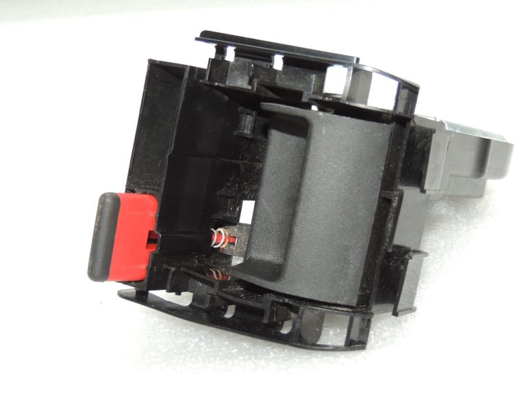 Opel Astra J Sēdekļa fiksators aizmugurējais kreisais 13481003