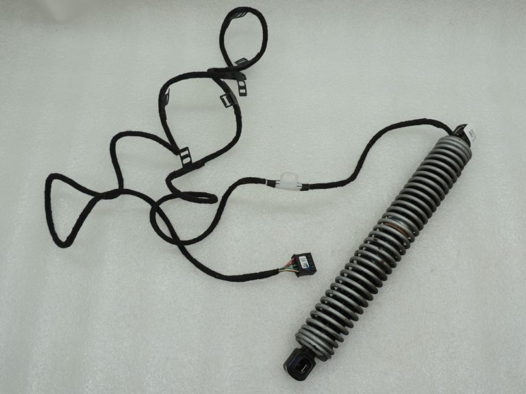 Oriģinālais BMW 5. sērijas F10 F18 Tvaika durvis kreisās 51247207009