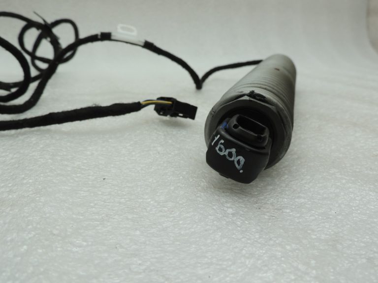 Oriģinālais BMW 5. sērijas F10 F18 Tvaika durvis kreisās 51247207009
