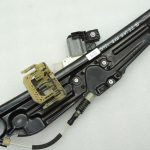 BMW 5. sērijas F10 F11 F18 oriģinālais aizmugurējā loga regulators labajā pusē ar motoru 51357182614