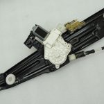 BMW 5. sērijas F10 F11 F18 oriģinālais aizmugurējā loga regulators labajā pusē ar motoru 51357182614
