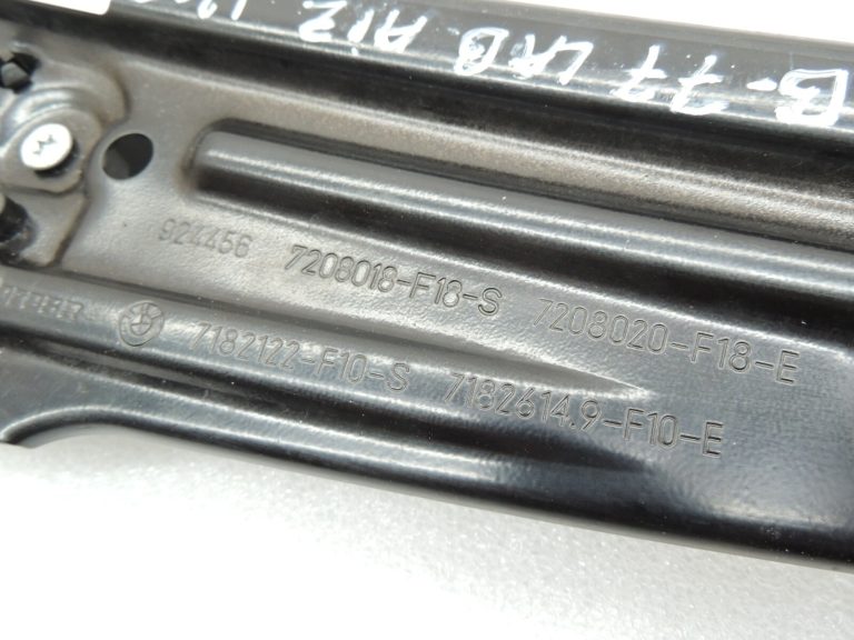 BMW 5. sērijas F10 F11 F18 oriģinālais aizmugurējā loga regulators labajā pusē ar motoru 51357182614