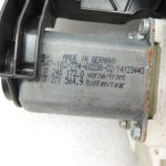 BMW 5. sērijas F10 F11 F18 oriģinālais aizmugurējā loga regulators labajā pusē ar motoru 51357182614