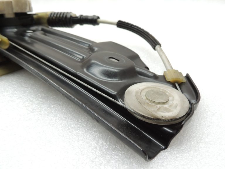 BMW 5. sērijas F10 F11 F18 oriģinālais aizmugurējā kreisā loga regulators ar motoru 51357182613