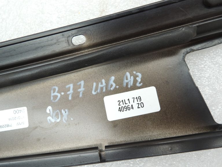 BMW 5. sērijas F10 panelis B statniņa durvju aizmugurējā labā 51335A50487