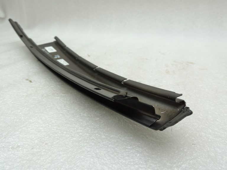 BMW 5. sērijas F10 panelis B statniņa durvju aizmugurējā labā 51335A50487