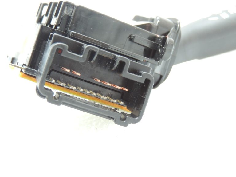 Suzuki Liana stūres kolonnas slēdža tīrītāja slēdzis 37400-54G40