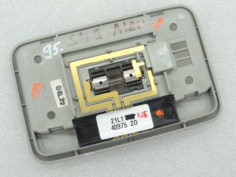 Suzuki Liana aizmugurējā jumta luktura interjera apgaismojums 3621060G016GS 3621060G006GS 3621060G006GS