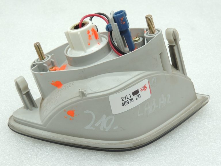 Suzuki Liana aizmugurējais lukturis iekšpusē pa labi 36250-54G00