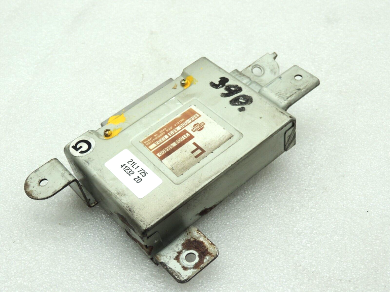 Nissan Almera elektroniskās vadības modulis 310365M400