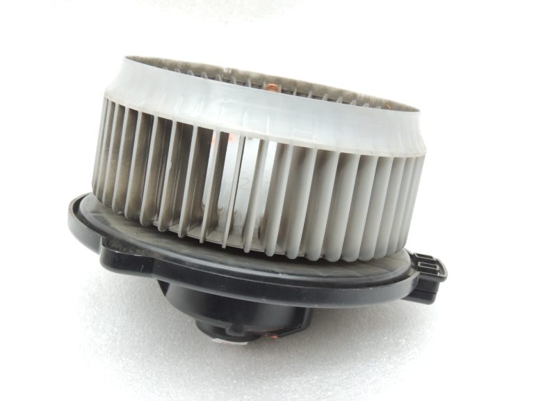 OEM Suzuki Liana ventilatora motors 74250-54G10