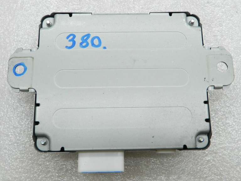 Nissan X-Trail Qashqai Renault oriģinālais sprieguma stabilizatora ECU vadības bloks