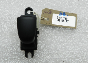 Nissan X-Trail Qashqai oriģināls slēdža loga regulators aizmugurējais priekšējais labais