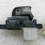 Nissan X-Trail Qashqai oriģināls slēdža loga regulators aizmugurējais priekšējais labais