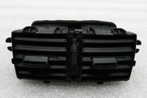 Nissan X-Trail oriģinālā aizmugurējā centrālā ventilācijas atvere