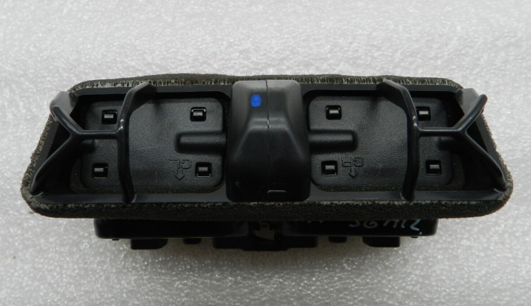 Nissan X-Trail oriģinālā aizmugurējā centrālā ventilācijas atvere