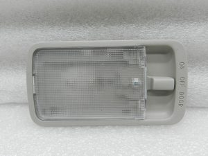 Nissan X-Trail oriģinālais salona apgaismojuma centrs 264103NA0A