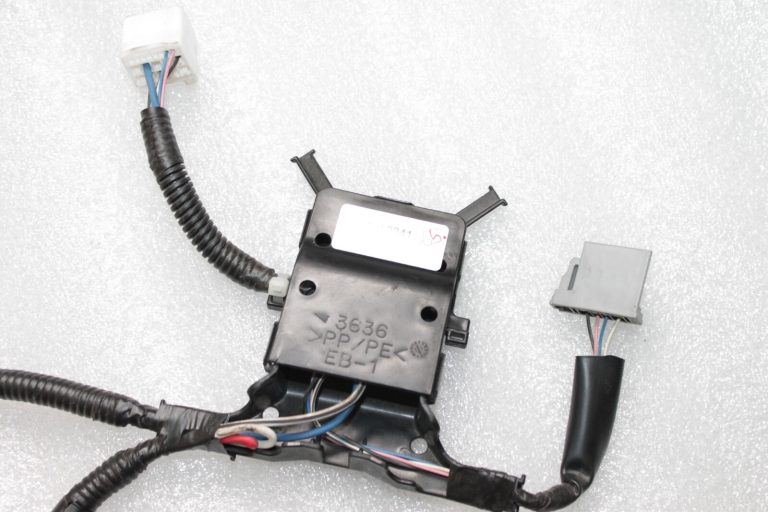 Toyota Avensis T27 Priekšējo kreiso sēdekļu elektroinstalācija 8219205110, 82192-05110