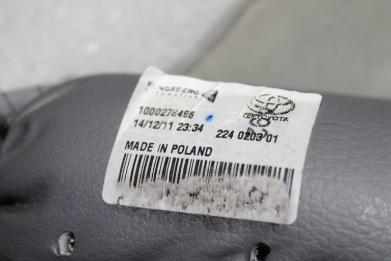 Toyota Avensis T27 Priekšējie kreisie sēdekļi Atzveltnes jostasvietas balsts 7276005011