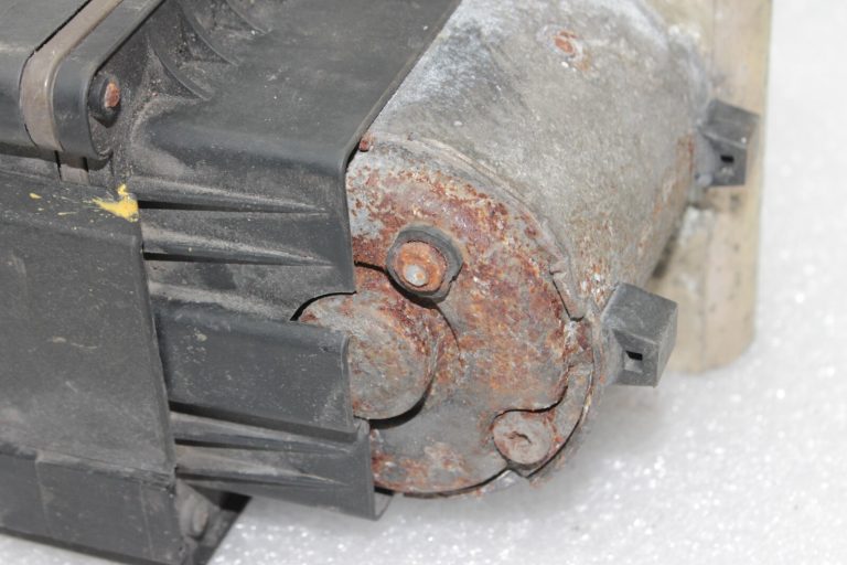 Isuzu Bighorn UB / Trooper II ABS sūknis 8-94374-855-6, 8943748556, 0265208011